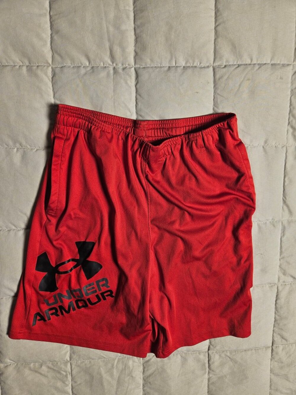 Under Armour Red Athletic Shorts Youth XL YXL Loose Fit Logo Print